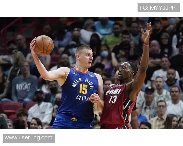 阿德巴约:全队15人随时准备上场展现团结与激情