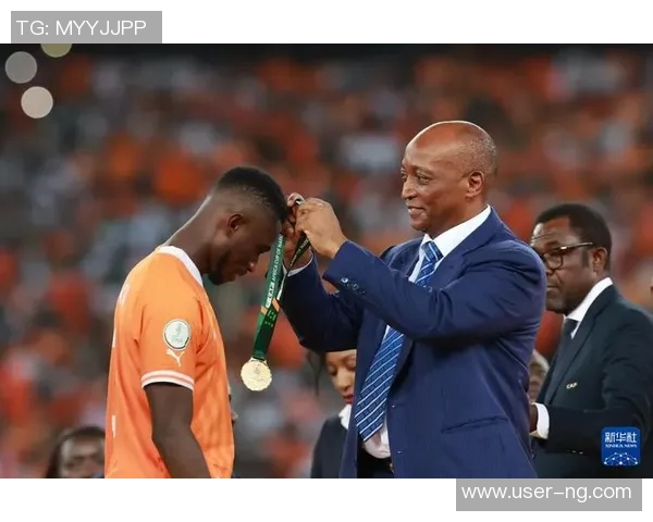 姆巴佩亲临非洲足球盛宴与非洲足联主席莫特塞佩同框合影留念 姆巴佩亲临非洲足球盛宴与非洲足联主席莫特塞佩同框合影留念